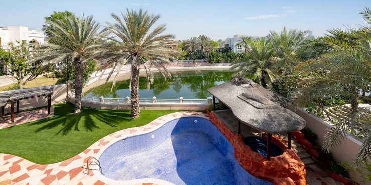 7-Bedroom-Villa-in-Emirates-Hills-Dubai-1.png