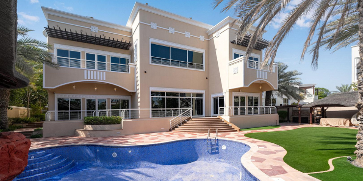 7-Bedroom-Villa-in-Emirates-Hills-Dubai-23.png