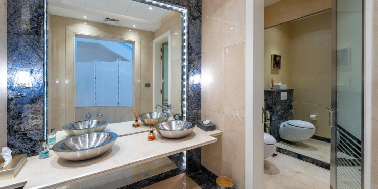 7-Bedroom-Villa-in-Emirates-Hills-Dubai-5.png