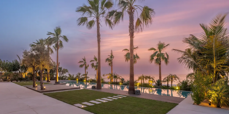 Beachfront-Mansion-for-Sale-in-Jumeirah-Bay-Island-10.png