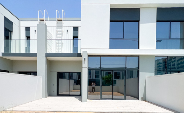 Elegant-3BRMaid-Townhouse-for-Sale-in-Murooj-Al-Furjan-West-14.png