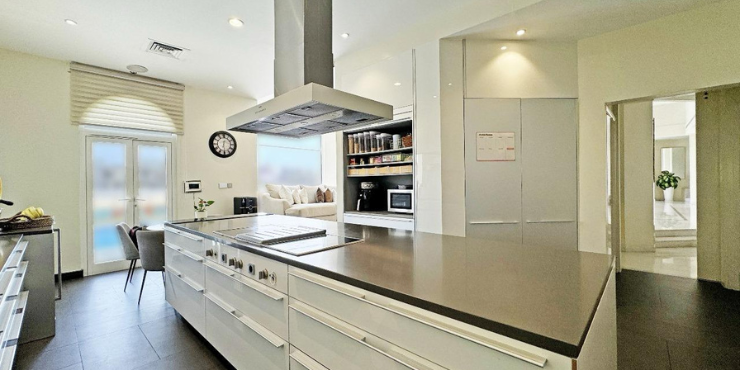 Exquisite-6-Bedroom-Signature-Villa-in-Palm-Jumeirah-2.png