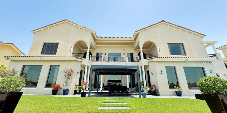 Exquisite-6-Bedroom-Signature-Villa-in-Palm-Jumeirah-5.png