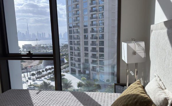 Luxury-1BR-in-Creek-Palace-with-Burj-Khalifa-Sea-View-7.png